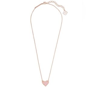NWOT Kendra Scott Ari Heart Rose Gold Pendant Necklace in Light Pink Drusy